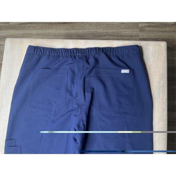 Figs Cairo Cargo Scrub Pants in Navy Size Large Short - Picture 5 of 5